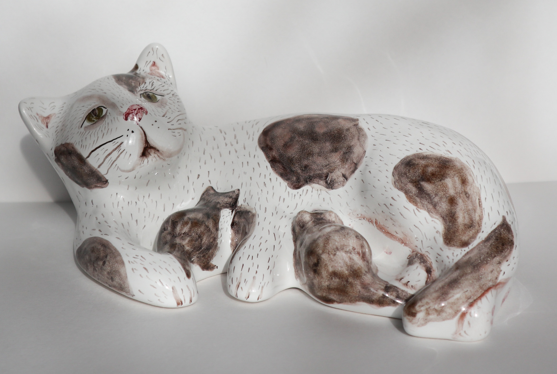 Кошка с котятами