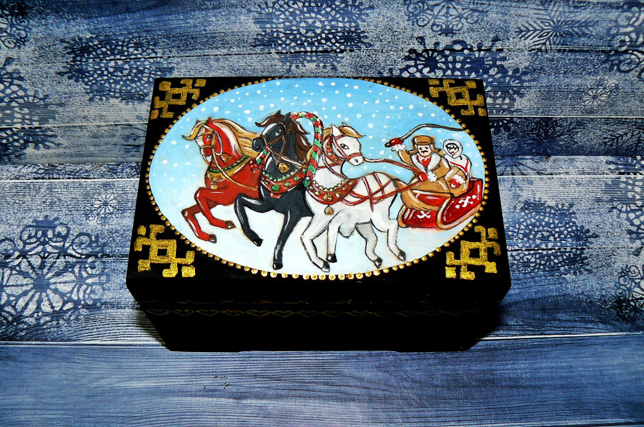 Шкатулка "Тройка"